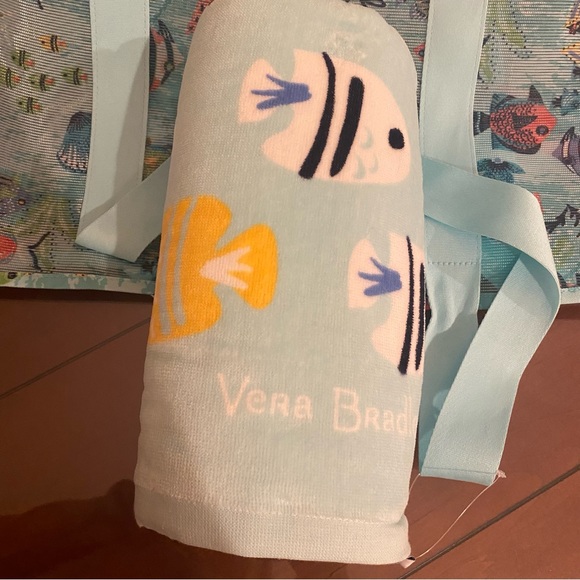 Vera Bradley mesh beach bag and towel bundle NWT - Picture 2 of 2